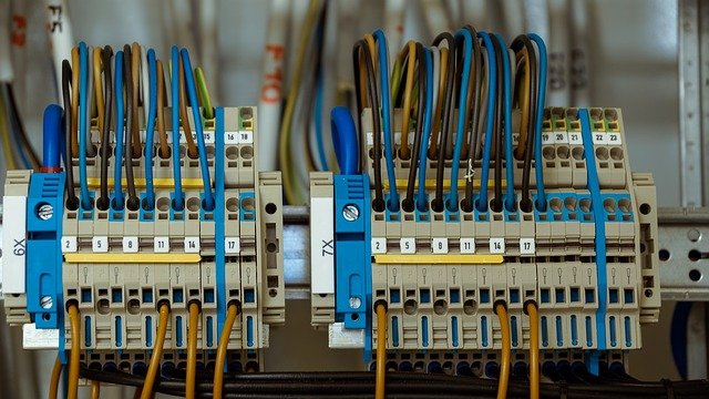 Lire la suite à propos de l’article L’installation électrique industrielle contrôlée : ce que vous devez savoir